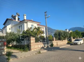 Villa in Babatasi